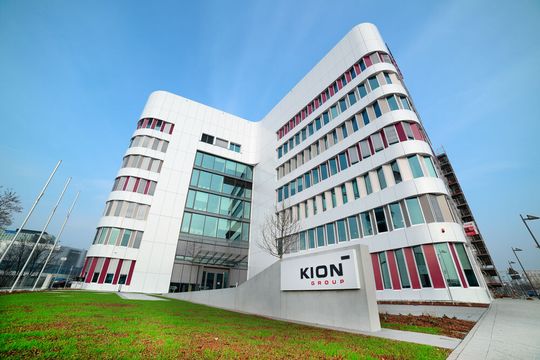Das Kion-Headquarter am Frankfurter Flughafen. Das Kion-Headquarter am Frankfurter Flughafen.