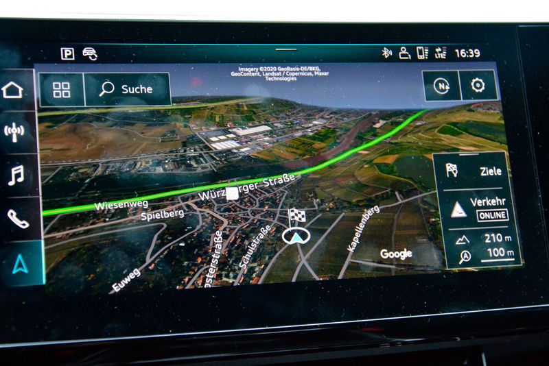 In dem Weinort sollte laut Navi die nächste Ladesäule auf uns warten. (Bild: Michel/»kfz-betrieb«)