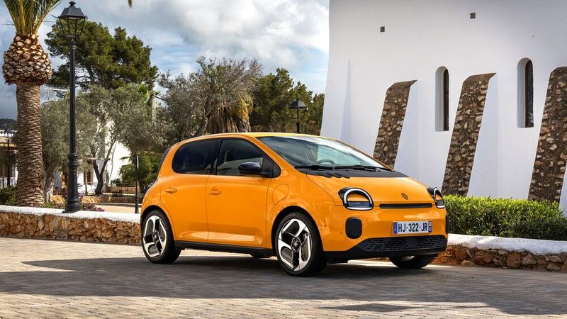 Obwohl das Design sofort an den Ur-Twingo erinnert, setzt Renault nicht zu sehr auf Retro. (Bild: Renault)