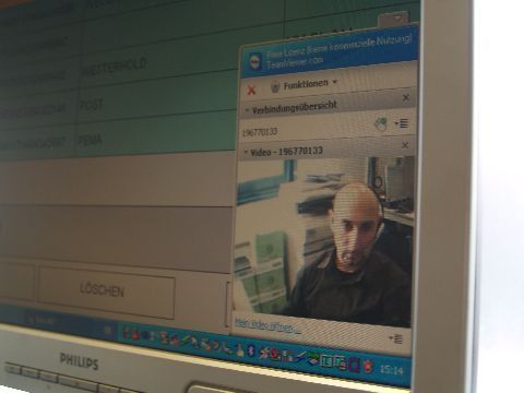 Dafür haben sie mit einer Webcam direkten Einblick in die Werkstatt. (Archiv: Vogel Business Media)