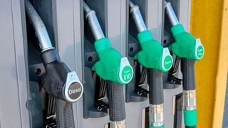 Die vorübergehende Senkung der Energiesteuer kommt: Damit sollen ab 1. Mai für zwei Monate die Spritpreise an den Tankstellen um 17 Cent pro Liter sinken. Das beschlossen am Freitag Bundestag und Bundesrat.  (Bild: frei lizenziert)