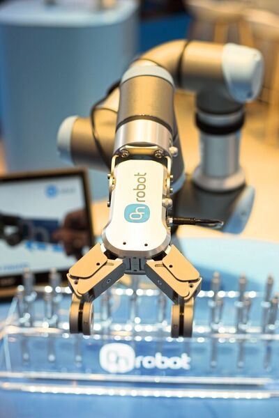 Sechsachsige Kraft-Drehmoment- und Näherungssensoren in den Fingerspitzen des RG2-FT von On Robot machen die Automatisierung auch in der Präzisionsmontage möglich. (On Robot)