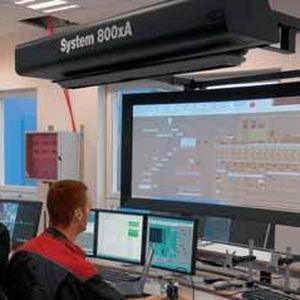 Die interaktive Displaytechnologie von ABB bietet den Bedienern optimale Unterstützung. 