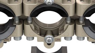 Kunststoff-Einleger sorgen bei der Dynamic Cable Option (DCO) dafür, dass Kabel mit unterschiedlichen Durchmessern gleich zuverlässig fixiert werden können. (Stäubli Electrical Connectors)