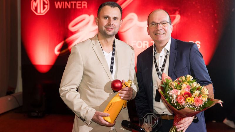 Das Autohaus Dehn wurde als bester MG-Vertriebspartner ausgezeichnet.(Bild:  MG/Thomas Roetting)