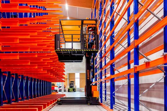 Wie kommissioniert man in welchem Lager am besten? Das ist eine Frage, die Dimos Maschinenbau beantworten möchte. Denn nicht immer sind voll automatisierte Systeme ideal. Was man beachten sollte, verrät der Experte für Staplerbau & Co. hier. Wie kommissioniert man in welchem Lager am besten? Das ist eine Frage, die Dimos Maschinenbau beantworten möchte. Denn nicht immer sind voll automatisierte Systeme ideal. Was man beachten sollte, verrät der Experte für Staplerbau & Co. hier.