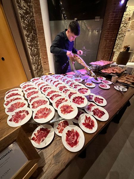 Natürlich darf der beliebte spanischer Ibero Schinken nicht fehlen. (Bild: Vogel IT-Medien )