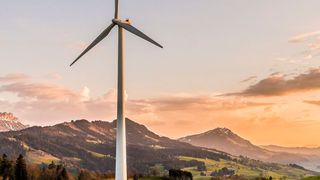 Windräder sollen jahrelang leistungsfähig bleiben – Materialeinschlüsse wie Dross in den Bauteilen können die Belastbarkeit jedoch negativ beeinflussen. Wann aber muss Dross wirklich entfernt werden und wann schadet er eigentlich nicht? Fraunhofer-Forscher versuchen für diese Entscheidung ein System zu erarbeiten.  (gemeinfrei)