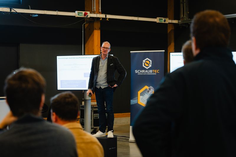 Wissensaustausch mal anders – die Live-Zone-Vorträge machen es möglich. (Bild: tinografiert)