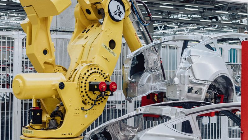 Tesla Grünheide gilt als die drittgrößte Autoproduktionsstätte hierzulande.(Bild:  Tesla)