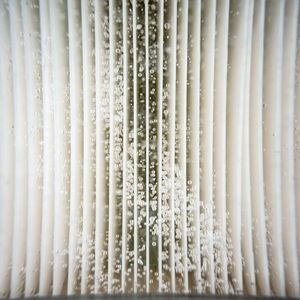 Forschung an Membranbelebungsreaktoren: Durch optimierte Strömungsführung und Belüftung mit Luftblasen sollen Ablagerungen auf der Membranoberfläche verhindert und der Energieverbrauch reduziert werden.(Bild:  Hochschule Osnabrück)