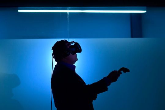 In San José präsentiert Kion derzeit den „AI Control Tower“. Zusammen mit Nvidia und Accenture soll physische KI mit intelligenten stationären Kameras, autonomen Gabelstaplern und den neuesten Automatisierungs- und Robotiklösungen kombiniert werden, um hochrealistische digitalle Echtzeit-Zwillinge in Nvidias Omniverse zu erstellen.(Bild:  Kion)