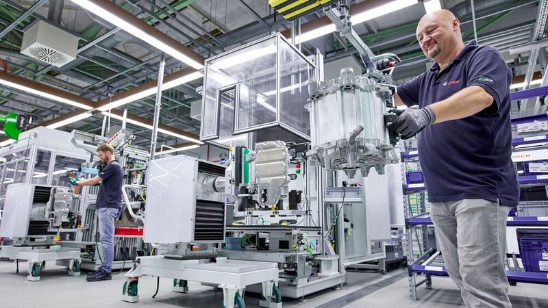Bosch bringt einen neuen Antrieb für Kleinlaster in Serie. 