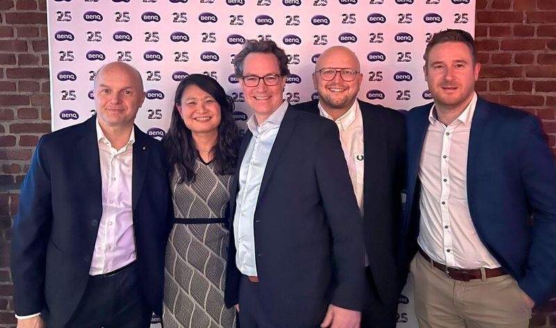 (v. l.) Sven Vollrath (Printus), Miriam Flohs und Volkan Weissenberg (beide BenQ), Hermann-W. Wantia (Office Partner) und Stefan See (Printus) (Bild: BenQ)