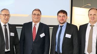 Gehen trotz steigender weltpolitischer Unsicherheiten mit positiven Erwartungen in 2019: Hans-Joachin Molka, Lothar Horn, Marco Schülken und Markus Heseding auf der Jahrespressekonferenz des VDMA Fachverbands Präzisionswerkzeuge. (Sonnenberg)