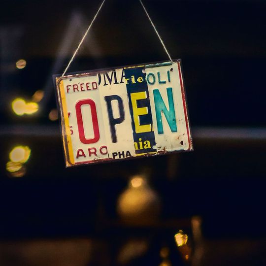 Die IoMT-Branche muss mit dem Open-Source-Quellcode transparent und regelgerecht umgehen.(Bild:  gemeinfrei / Unsplash)