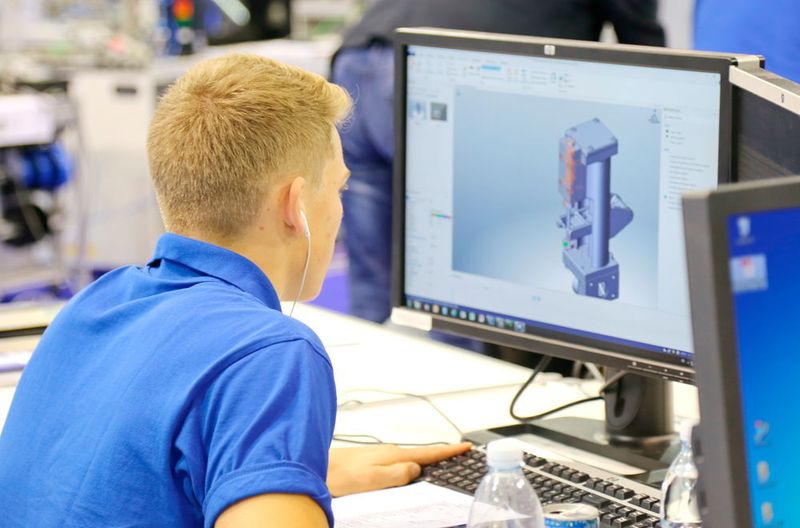 Schweizer Meister 2016 gesucht: Intensive Wettkämpfe auf der Prodex in den Disziplinen Konstrukteur, Elektroniker und Automatiker. (Anne Richter)