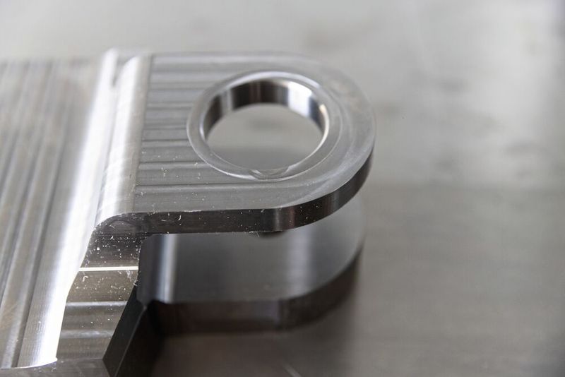 Bei der Herstellung sicherheitsrelevanter Bauteile im Flugzeug aus Titan müssen Zerspanungswerkzeuge die hohen Anforderungen erfüllen.  (Bild: Ceratizit)