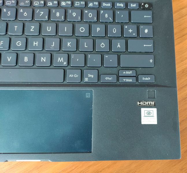 Für eine biometrische Anmeldung bietet das Asus-Notebook zwei Möglichkeiten: Mittels Fingerprintsensor... (Vogel IT-Medien)