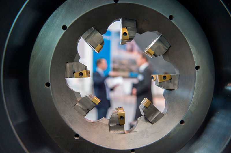 Garant für gute Geschäfte, Schaufenster für den internationalen Markt, Taktgeber für die Zukunft der Produktion – so beschreiben die Aussteller die EMO Hannover 2017. (VDW)