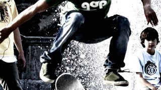 Skater: Skateboards mit Motor gelten als Kraftfahrzeug (Bild: Ulli Przyklenk; pixelio.de)