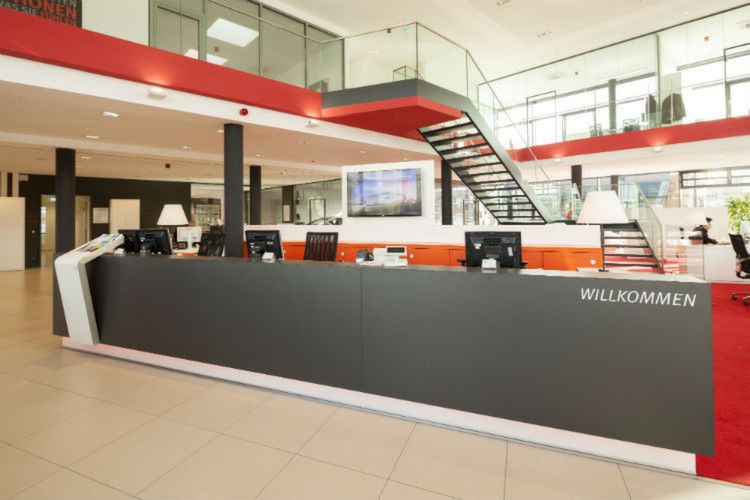 Seats Händler leuchten im markentypischen Rot, und das bis spätestens 2018. (Foto: Seat)