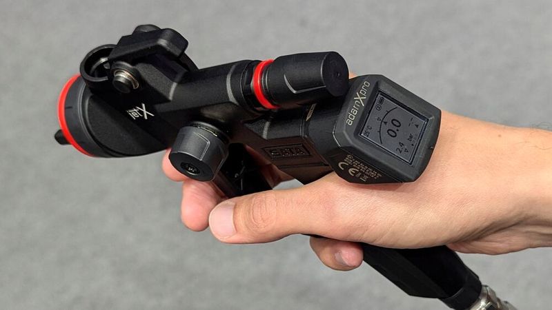 Die Digitaleinheit Adam X Pro warnt bei Druckabweichungen und bietet zahlreiche Auswertemöglichkeiten. (Bild: Rosenow – VCG)