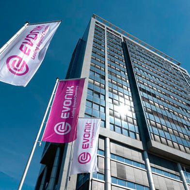 Chemiesterben in Sachsen-Anhalt! Wie der Chemiekonzern Evonik jetzt meldet, wird das Werk in Bitterfeld den nächsten Sommer nicht erleben. Und auch ein weiteres kleines Werk wird dichtgemacht ... (Bild: Evonik)