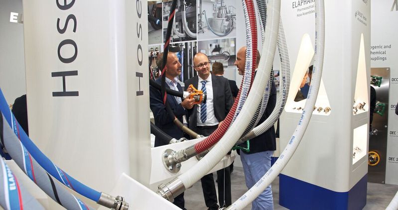 Die Chemie braucht Wasserstoff, wenn sie klimaneutral werden will. Kein Wunder, dass H2-Prozesse auf der Achema eine zentrale Rolle spielen.(Bild:  Dechema e.V. / Helmut Stettin)