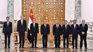 Am 28. Mai fand die Vertragsunterzeichnung unter anderem mit dem ägyptischen Präsidenten Abdel Fattah al-Sissi (4.v.l.) statt.  (Bild: Siemens)