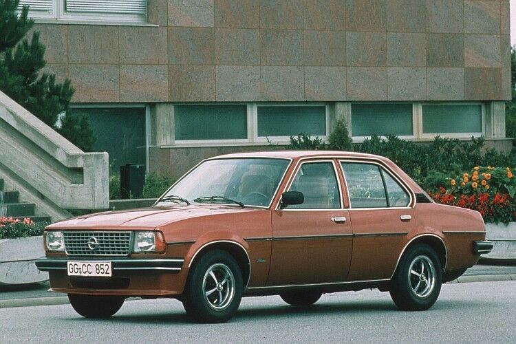 Der Opel Ascona B war viertürig als Sondermodell Berlina im Jahr 1980 erhältlich. (Foto: Opel)