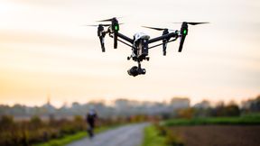 Vielseitig einsetzbar: Drohnen kommen heute in zahlreichen Applikationen zum Einsatz, von der Inspektion etwa von Windrädern bis hin zur Überwachung von Einrichtungen. (Bild: frei lizenziert)