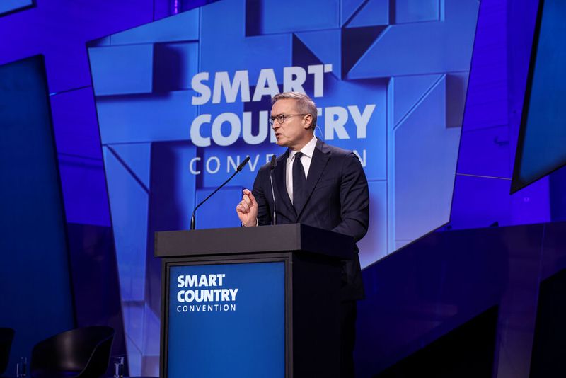 Auch in diesem Jahr hat die SCCON Rekorde gebrochen. Wie schon im Jahr zuvor, sprach der Bundesminister für Digitales und Staatsmodernisierung Dr. Karsten Wildberger ein Grußwort zur Eröffnung. (Bild: © Messe Berlin GmbH)