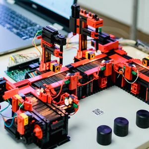 Vernetzung – gezeigt am Beispiel eines Fischertechnik Modells  