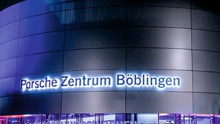 Festakt im Herbst: Die Hahn-Gruppe eröffnete im Oktober das Porsche-Zentrum Böblingen – bisher ein Open Point im Netz der Zuffenhausener Marke. (Marcel Katz)