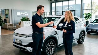 In Deutschland werden, seit wieder eine Prämie gewährt wird, Elektroautos zu Hauf gekauft. Doch davon haben laut Experten die deutschen Stromer-Hersteller nicht so viel, wie die chinesischen ... (Bild: KI-generiert)