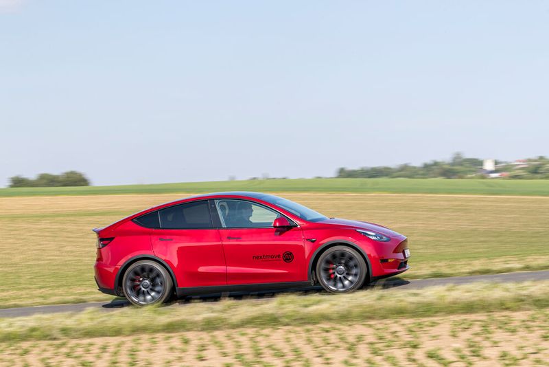 Teslas neues Model Y sieht glatt und schnörkellos wie ein abgegriffenes Stück Seife aus. (Bild: SP-X/Frank Ratering)