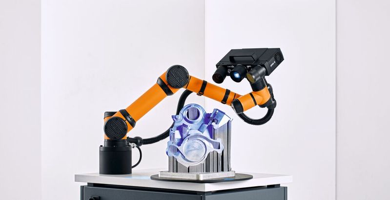 GOM Scan Cobot macht den Einstieg in die Automatisierung einfach. Das mobile System verbindet einen präzisen optischen Atos-3D-Scanner mit einem kollaborierenden Roboter und einem motorisierten Drehtisch.