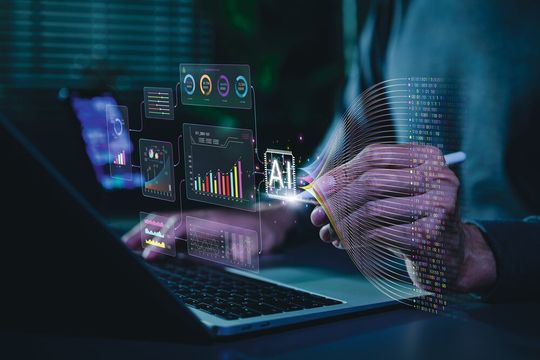 KI im Vertrieb macht den Maschinenbau messbar profitabler. Statt auf Bauchgefühl zu setzen, sichern datenbasierte Entscheidungen bei Pricing und Kundenpotenzialen echte Marktanteile.(Bild: ©  Supatman - stock.adobe.com)