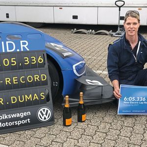 Sonja Nadine Müller beim Rekordlauf 2019 am Nürburgring: In 6:05,336 Minuten fuhr Romain Dumas im ID.R die bis heute gültige Bestzeit für E-Autos.(Bild:  Sonja Nadine Müller)