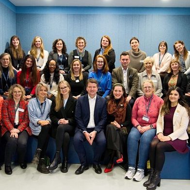 In München kamen am 11. Dezember fast 30 Mitglieder des deutschen Chapters der Women4Cyber zusammen. (Bild: Nicolas Armer)