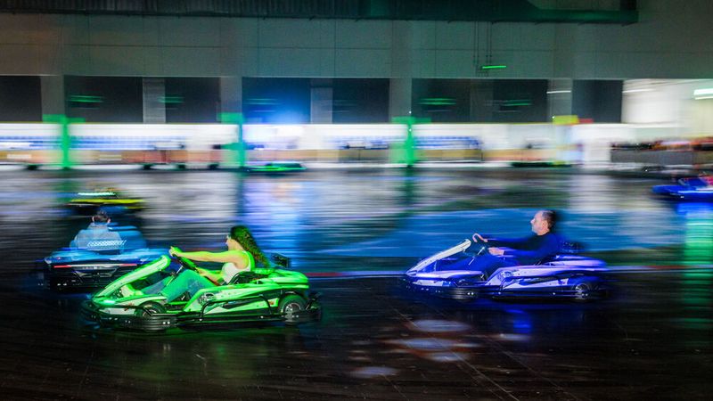 Auch das ist Teil des Messegefühls: die Kartbahn. (Bild: Messe Essen)
