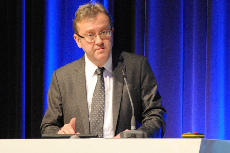 Olivier Gaudefroy, Vorstandsvorsitzender Renault Deutschland, sammelte Sympathiepunkte: „Es geht in unserer Zusammenarbeit darum, auf der Basis gegenseitigen Respekts die unterschiedlichen Interessen zu berücksichtigen und Lösungen zu erarbeiten, die für beide Seiten nicht nur vertretbar, sondern optimal sind.“ (Foto: Baeuchle)