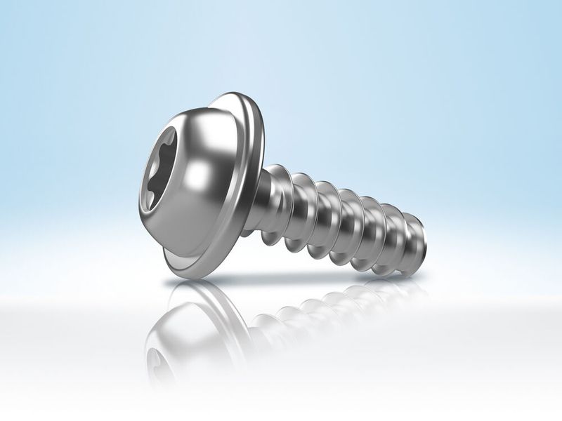 Für besonders anspruchsvolle Anwendungen fertigt Arnold Umformtechnik die Remform II HS. Diese wird eingesetzt, wenn hoch belastbare Verschraubungen, eine hohe Vorspannkraft und eine hohe Lösesicherheit gefordert sind, so beispielsweise bei härteren, faserverstärkten Kunststoffen. (Bild: Arnold Umformtechnik)