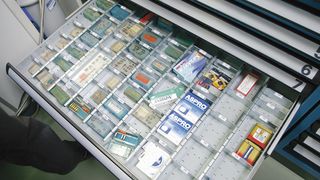 Ordnung auf den ersten Blick: Der Schrank von Gühring (Schweiz) AG hat den klaren Vorteil, dass Platz für Inhalte jeder Art vorhanden ist. (Archiv: Vogel Business Media)