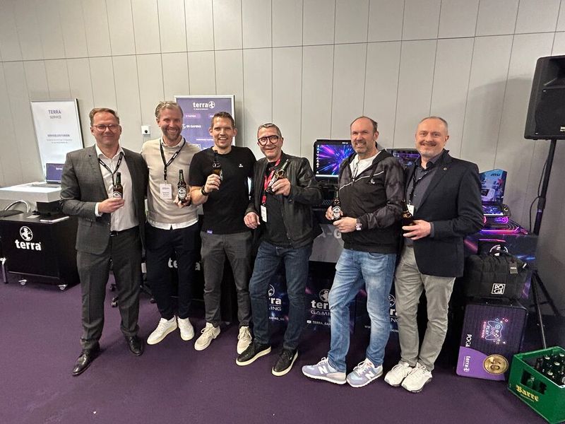 Was für ein erfolgreicher Tag! Auch dieses Jahr gab es als Belohnung ein kühles Getränk. (Bild: Vogel IT-Medien GmbH)