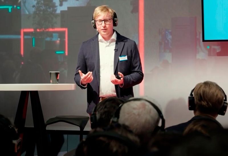 Die Erkenntnis aus über 100 KI-Einführungen: Erfolgreiche Mittelständler verstehen generative KI nicht als weiteres IT-Projekt, sondern als strategisches Transformationsvorhaben. (Bild: Selectcode)