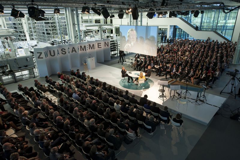 Mit rund 600 Gästen wurde die Innovationsfabrik von Wittenstein am 23. Mai offizielleröffnet. (Wittenstein)