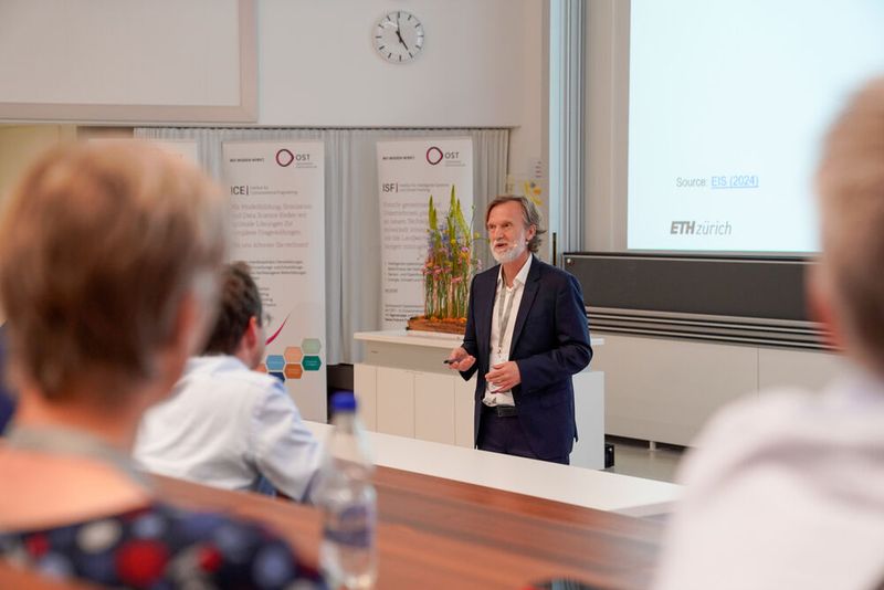 Am Technologietag 2026 der OST – Ostschweizer Fachhochschule in Buchs standen Kooperationen zwischen Industrie und Forschung im Zentrum.  (Bild: OST)