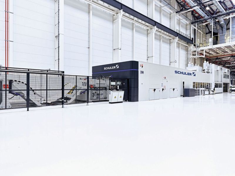 Bei den Laser Blanking Lines hat Schuler eine kostengünstigere Linie mit einem Schneidkopf ins Produktportfolio genommen. (Bild: Schuler)